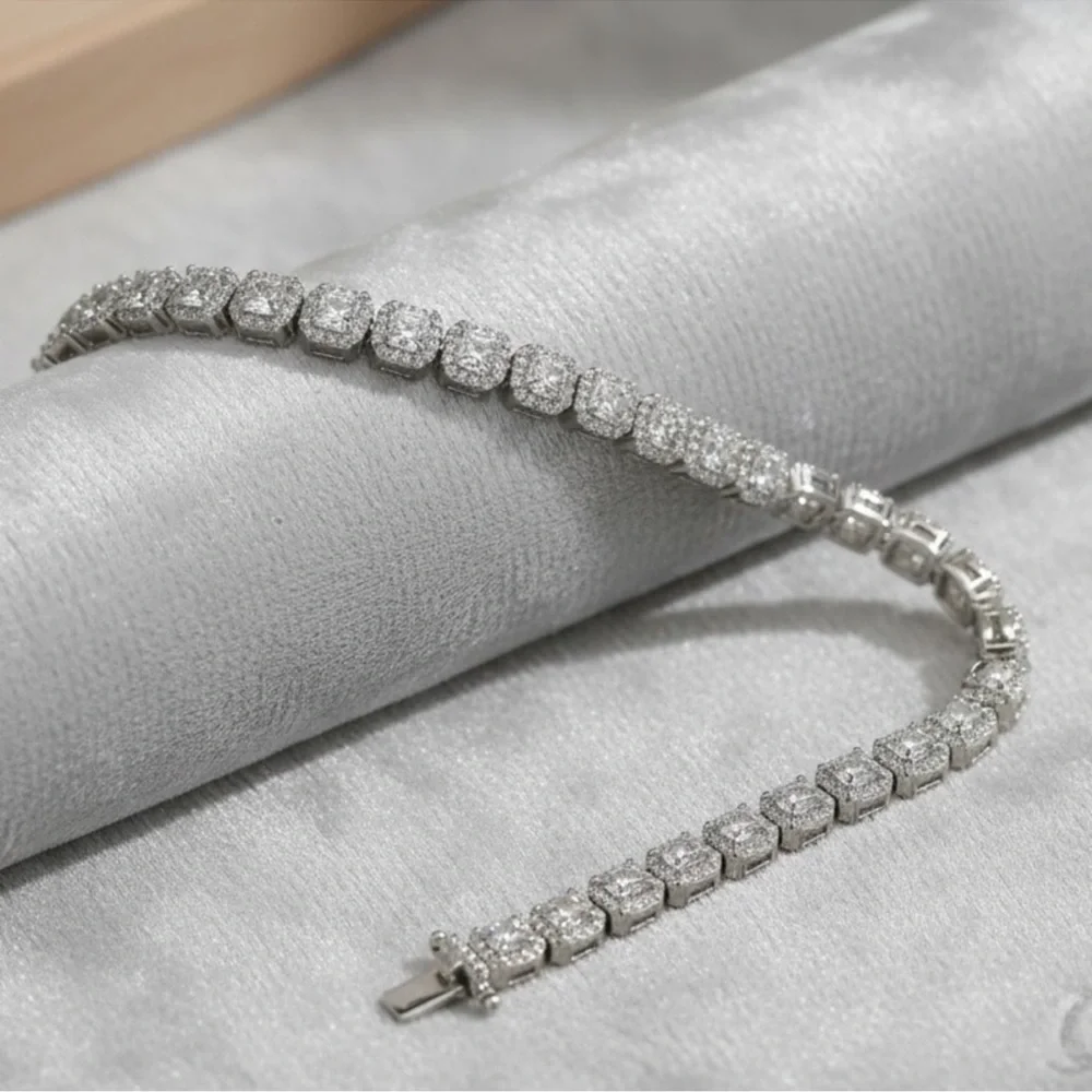 925 Silver, 11.5CTW Ice Cube Moissanite Bracelet - 8.5
